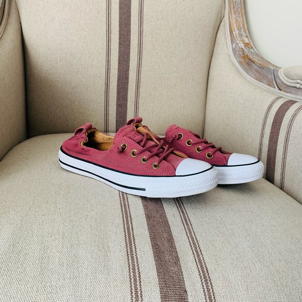 Women’s Converse Shoreline Slip On Sneakers size 7 😍